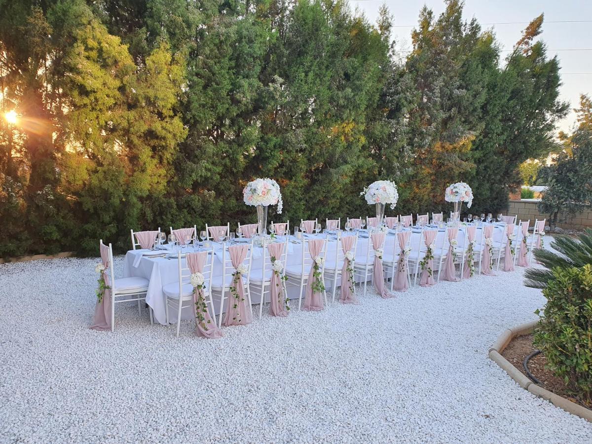 Larnaca Mansion Ideal For 3 Families Or More מראה חיצוני תמונה
