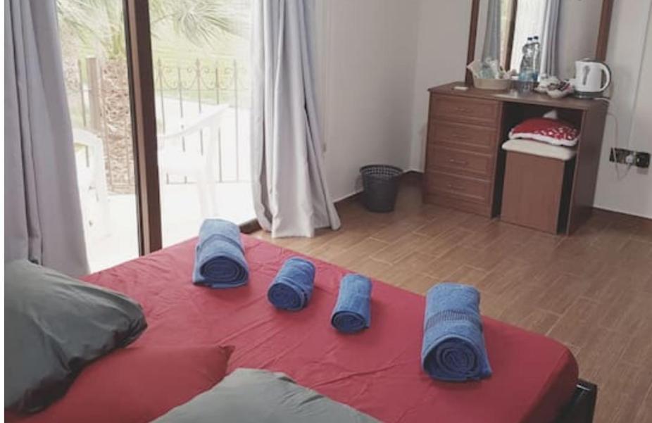 Larnaca Mansion Ideal For 3 Families Or More מראה חיצוני תמונה