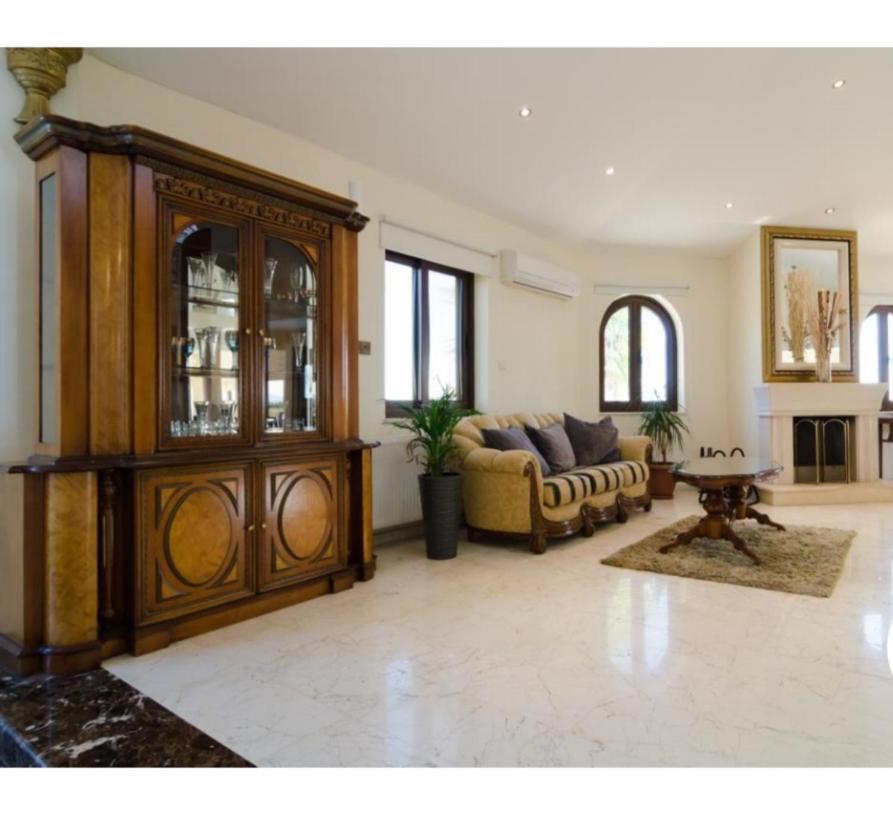 Larnaca Mansion Ideal For 3 Families Or More מראה חיצוני תמונה