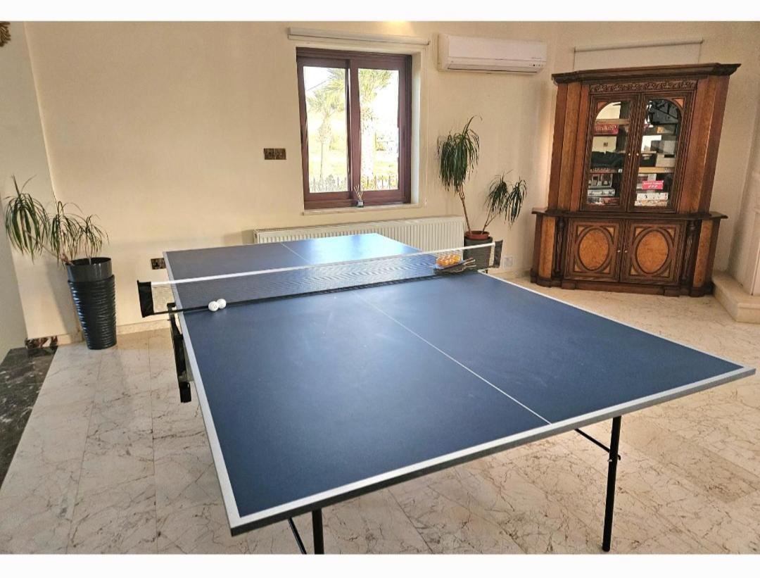 Larnaca Mansion Ideal For 3 Families Or More מראה חיצוני תמונה