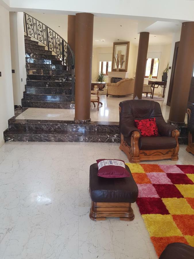 Larnaca Mansion Ideal For 3 Families Or More מראה חיצוני תמונה