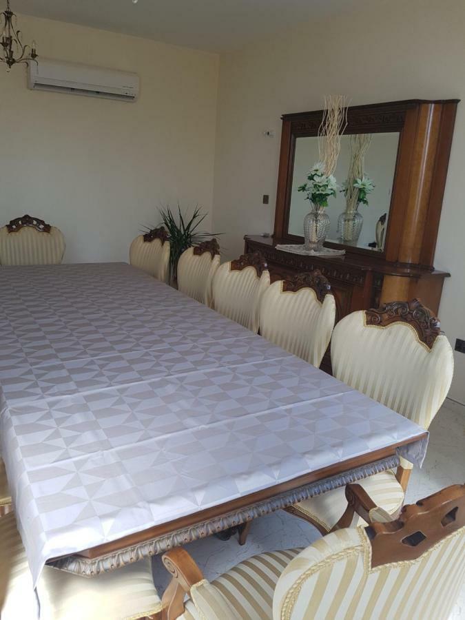 Larnaca Mansion Ideal For 3 Families Or More מראה חיצוני תמונה