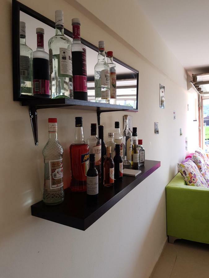Larnaca Mansion Ideal For 3 Families Or More מראה חיצוני תמונה